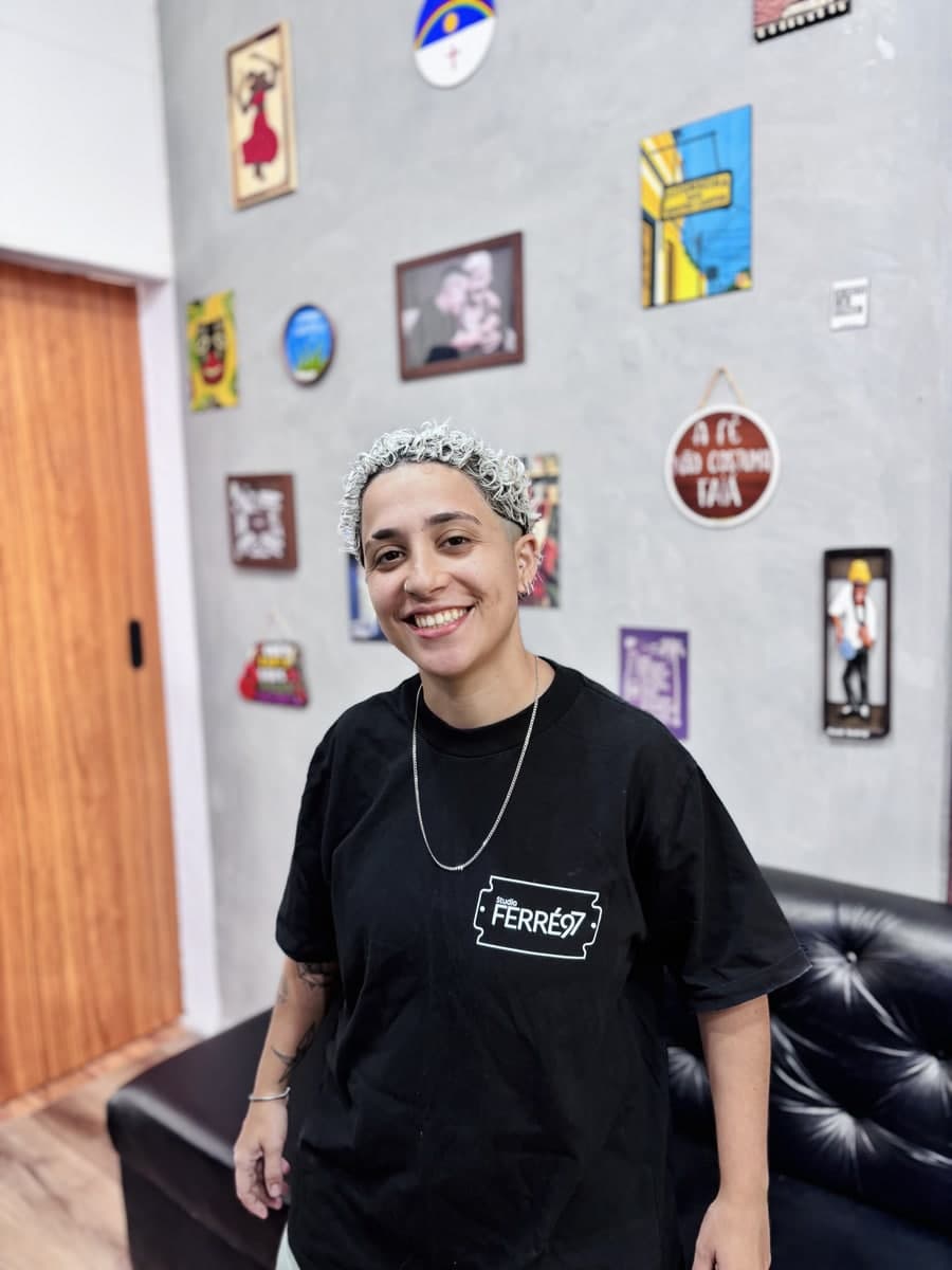 Wanessa Ferré, proprietária e barbeira no Studio Ferré97 em Olinda